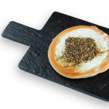 Medium Manakish Akkawi Zaatar